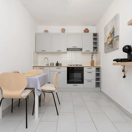 Nonna Vittoria 1 Apartment Mali Losinj